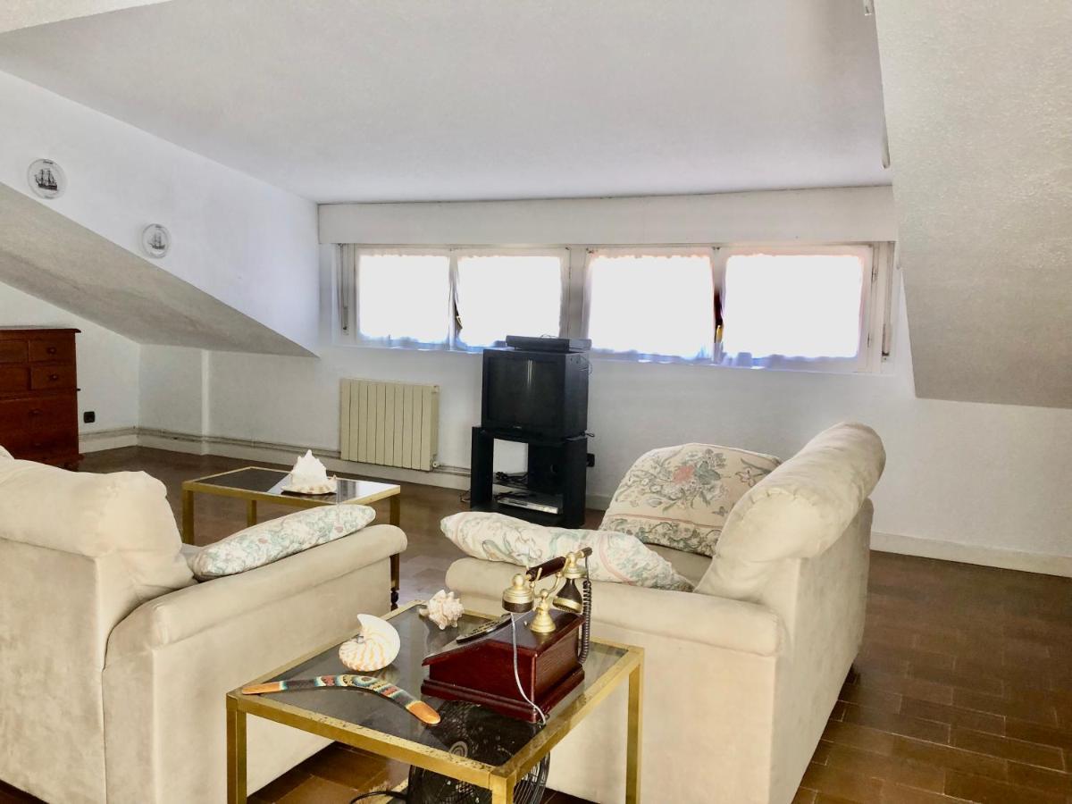 Chalet Al Lado De La Playa Con Piscina Privada, Jardin Y Barbacoa, Fronton, 6 Habitaciones 拉雷多 外观 照片