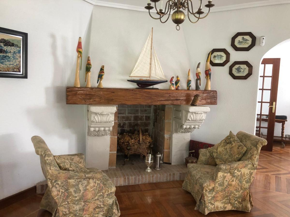 Chalet Al Lado De La Playa Con Piscina Privada, Jardin Y Barbacoa, Fronton, 6 Habitaciones 拉雷多 外观 照片