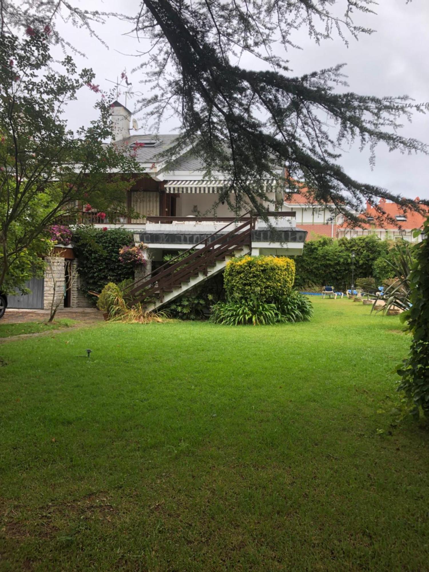 Chalet Al Lado De La Playa Con Piscina Privada, Jardin Y Barbacoa, Fronton, 6 Habitaciones 拉雷多 外观 照片