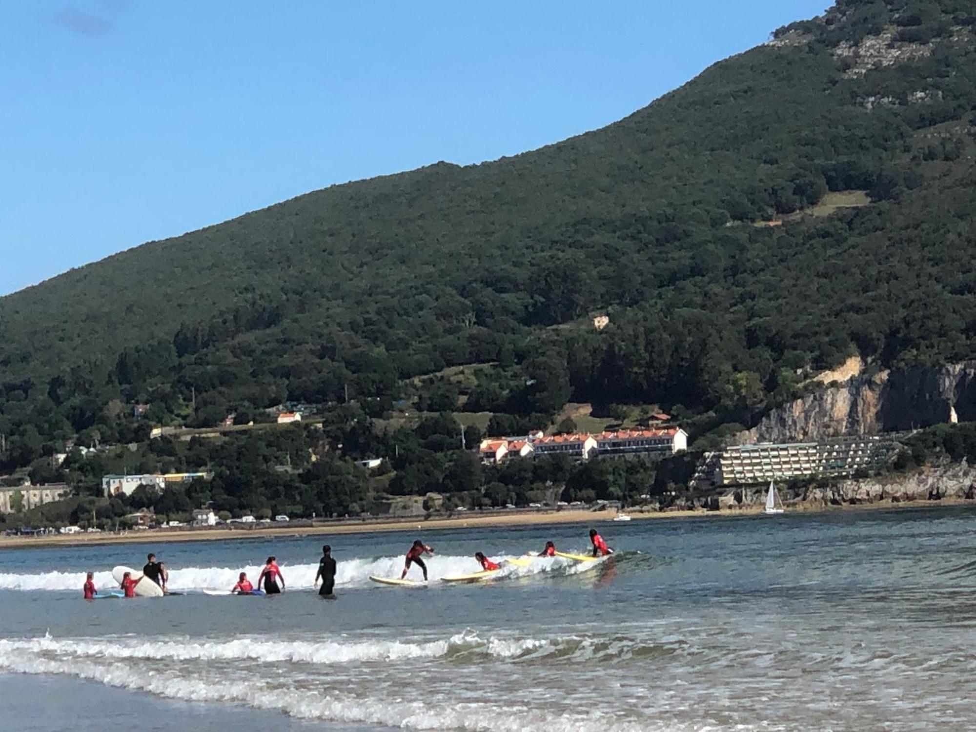Chalet Al Lado De La Playa Con Piscina Privada, Jardin Y Barbacoa, Fronton, 6 Habitaciones 拉雷多 外观 照片